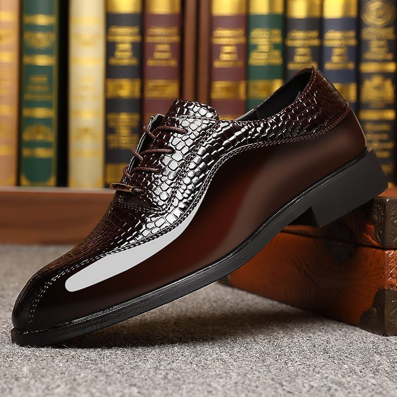 Men Shoes Formal - รองเท้าหนังแก้วผู้ชายสไตล์อังกฤษ หัวแหลม แบบเสริมส้น ซ่อนส้น แฟชั่นเกาหลี สำหรับช่างทำผม