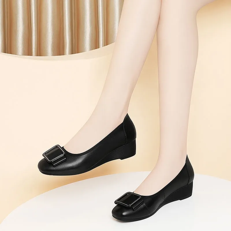 Men Shoes Formal - รองเท้าผู้หญิงน่ารัก หัวกลม น้ำหนักเบา หนังแก้วสีดำ สวมใส่สบาย ส้นเตารีด