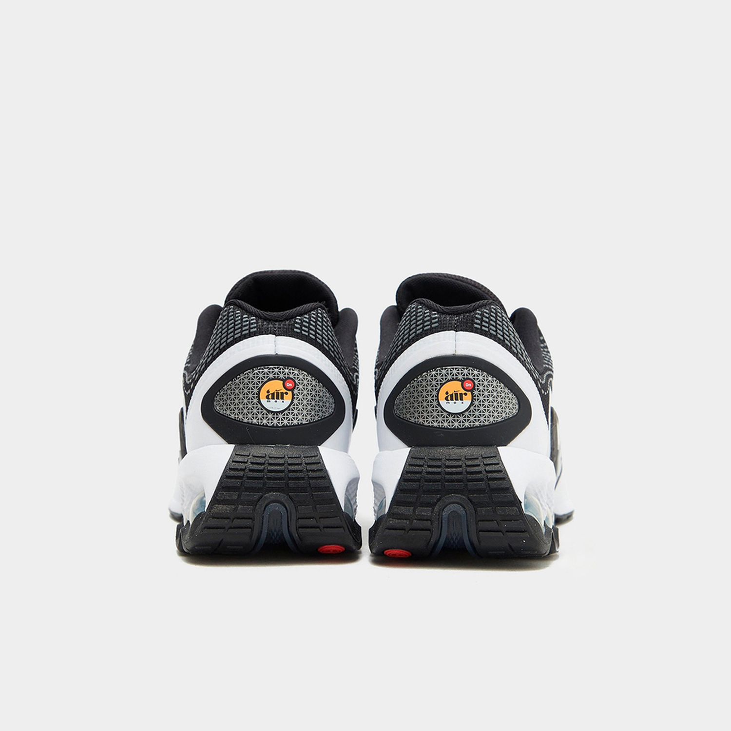 รองเท้าผ้าใบลำลองระบายอากาศได้ - Men Shoes Myntra บทวิจารณ์และราคา